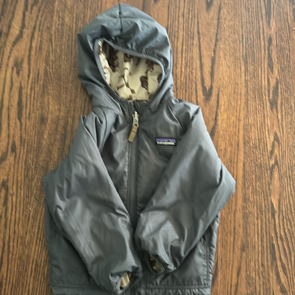 Patagonia reversible lightweight jacket